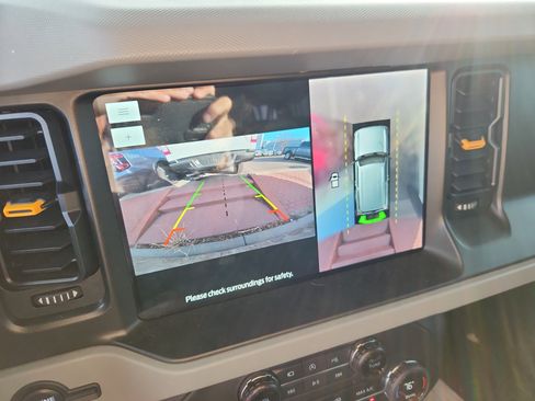 Used 2023 Ford Bronco Badlands w/ Sasquatch Package image 18