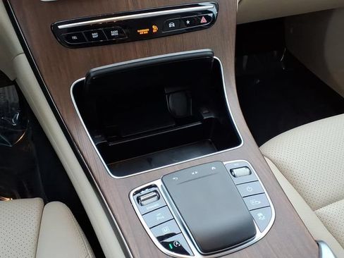 Used 2022 Mercedes-Benz GLC 300 image 7