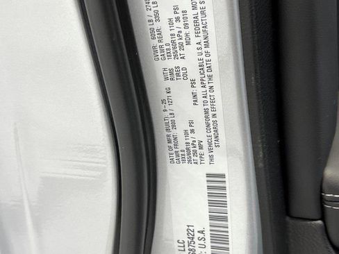 New 2025 Jeep Grand Cherokee Laredo X w/ Luxury Tech Group I image 40