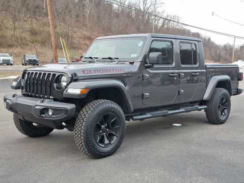 Used 2021 Jeep Gladiator Sport image 3