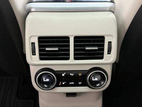 Used 2018 Land Rover Range Rover Velar R-Dynamic SE image 53