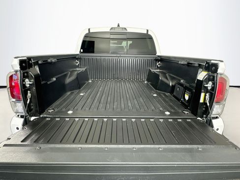 Used 2023 Toyota Tacoma TRD Off-Road w/ Technology Package RWD image 27