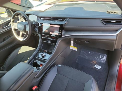 New 2026 Jeep Grand Cherokee Altitude RWD image 40