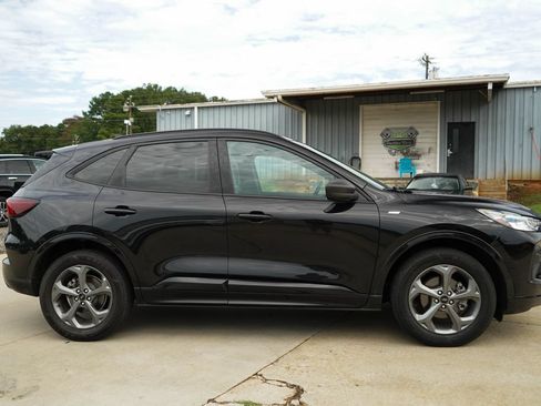 Used 2023 Ford Escape ST-Line AWD/4WD image 3