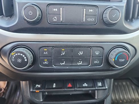 Used 2022 Chevrolet Colorado LT w/ Fleet Safety Package RWD image 6
