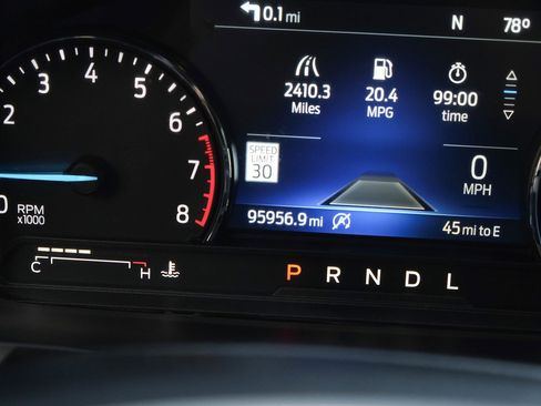 Used 2021 Ford Explorer XLT w/ Equipment Group 202A image 30