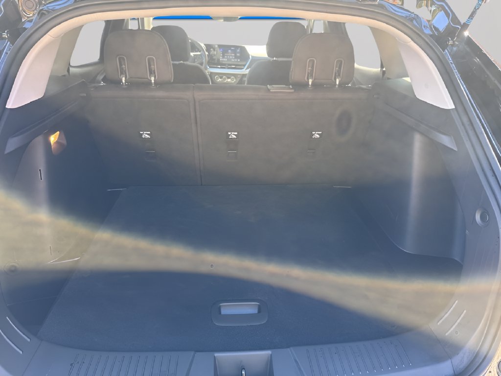 Used 2025 Chevrolet Trax LS FWD image 11