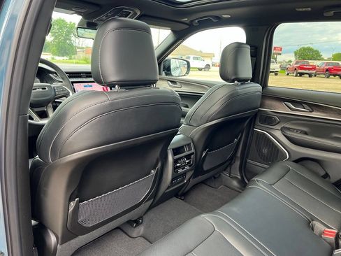 New 2026 Jeep Grand Cherokee Limited AWD/4WD image 22