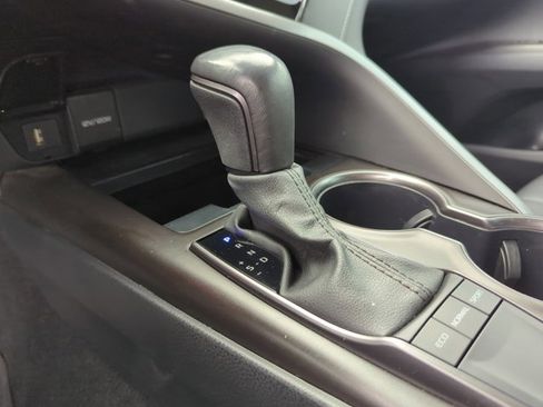 Used 2024 Toyota Camry SE image 20