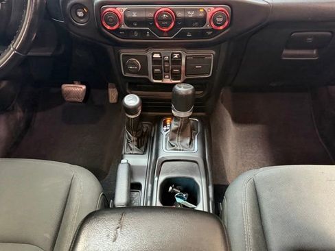 Used 2020 Jeep Gladiator Overland AWD/4WD image 12