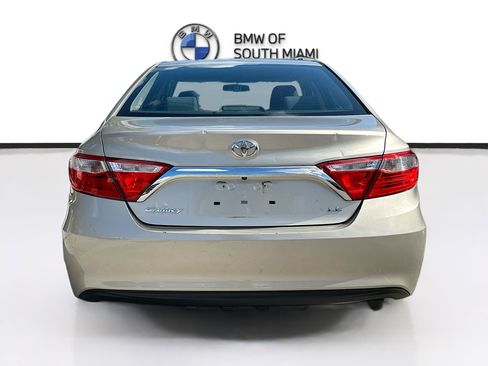 Used 2016 Toyota Camry LE image 6