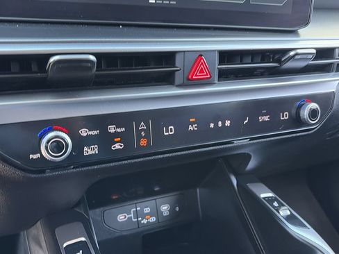 Used 2024 Kia Sorento S w/ Panoramic Sunroof Package FWD image 25