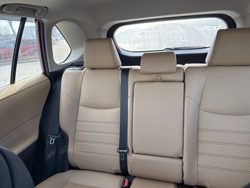 Used 2023 Toyota RAV4 XLE Premium image 9