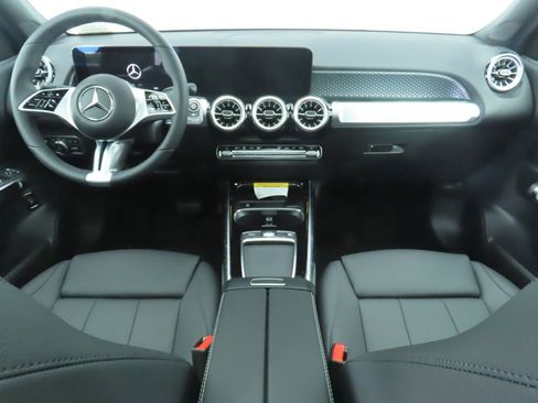 Certified 2025 Mercedes-Benz GLB 250 4MATIC image 13