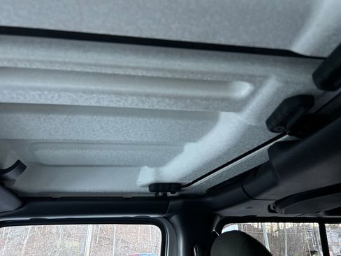 Used 2018 Jeep Wrangler Unlimited Sport image 15