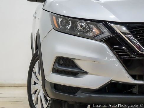 Used 2020 Nissan Rogue Sport S image 6