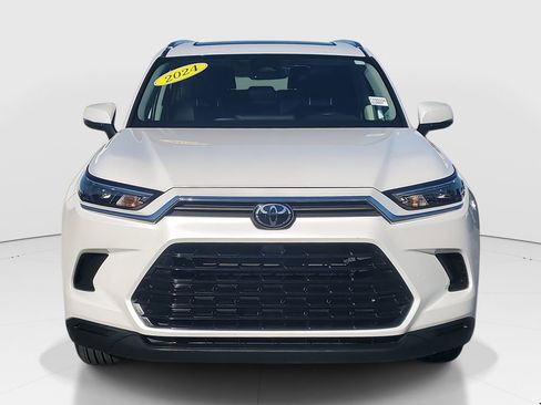 Certified 2024 Toyota Grand Highlander XLE image 2