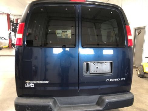Used 2006 Chevrolet Express 1500 Passenger image 23