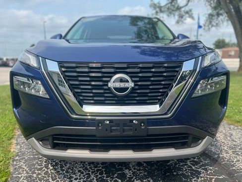 Used 2023 Nissan Rogue SV AWD/4WD image 3