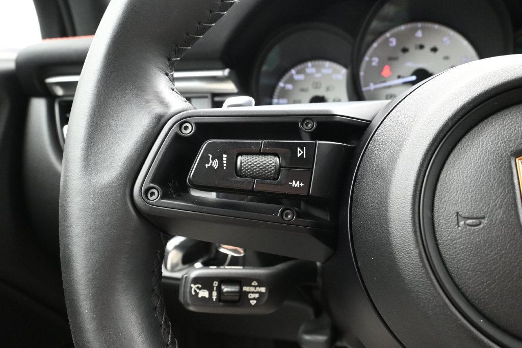 Certified 2024 Porsche Macan Turbo AWD/4WD image 37