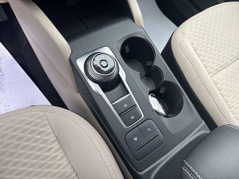 Used 2022 Ford Escape SE w/ Cold Weather Package image 22