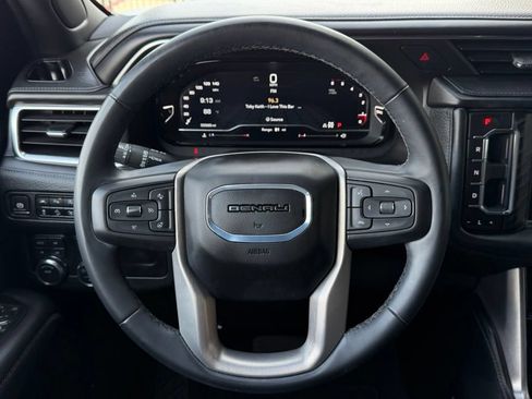 Used 2024 GMC Yukon Denali AWD/4WD image 12