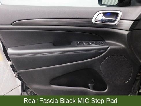 Used 2019 Jeep Grand Cherokee Altitude image 24