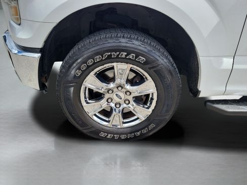 Used 2015 Ford F150 XLT w/ Equipment Group 301A Mid AWD/4WD image 6