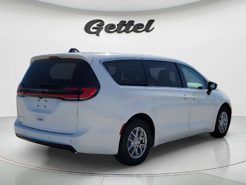 New 2027 Chrysler Pacifica Select w/ Family Tech Group FWD image 5