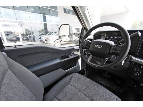 Used 2024 Ford F550 4x4 SuperCab Super Duty image 9