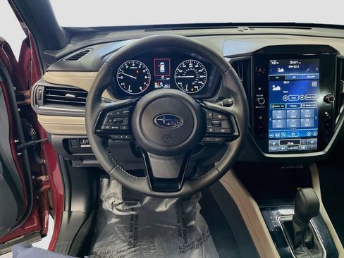 Used 2025 Subaru Forester Premium AWD/4WD image 11