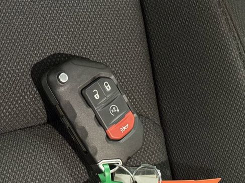 Used 2022 Jeep Gladiator Sport image 26