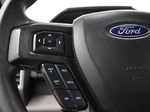 Used 2022 Ford F250 XLT w/ Black Appearance Package AWD/4WD image 15
