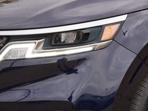 Certified 2024 Kia Carnival LX image 16