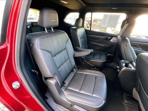 Used 2025 Buick Enclave Avenir w/ Super Cruise Package image 23