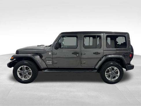 Used 2019 Jeep Wrangler Unlimited Sahara w/ Uconnect 4C Nav & Sound Group AWD/4WD image 15