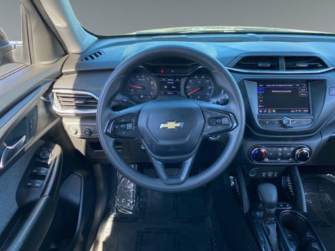 Used 2023 Chevrolet TrailBlazer LT FWD image 12