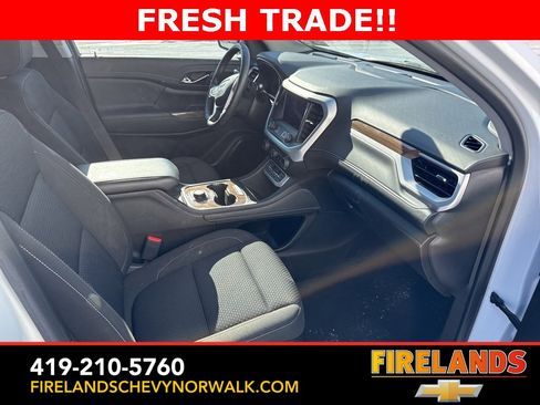 Used 2023 GMC Acadia SLE w/ Driver Convenience Package image 4