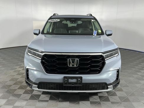 Used 2024 Honda Pilot Touring image 3
