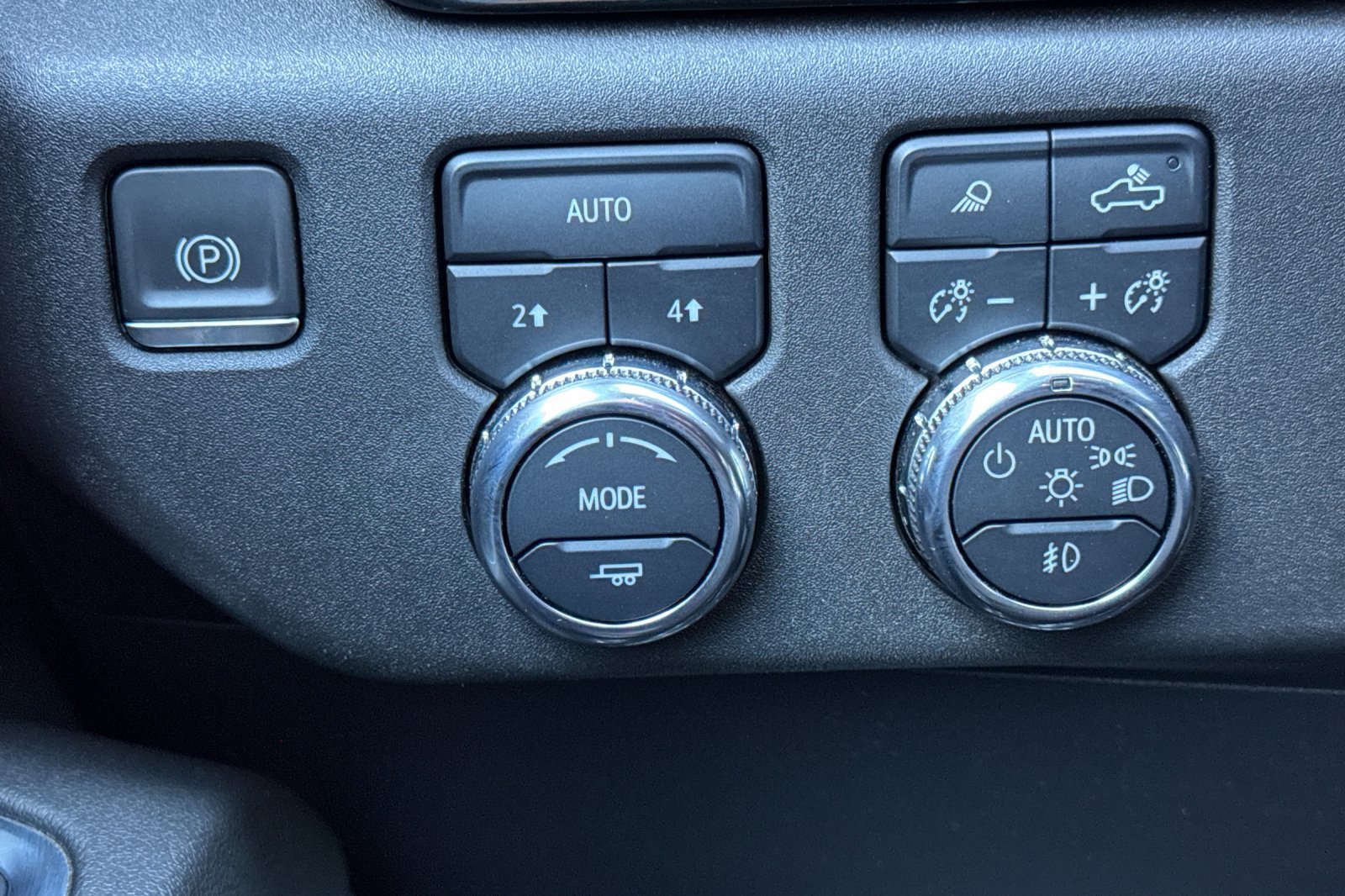 Used 2024 GMC Sierra 1500 SLT AWD/4WD image 42