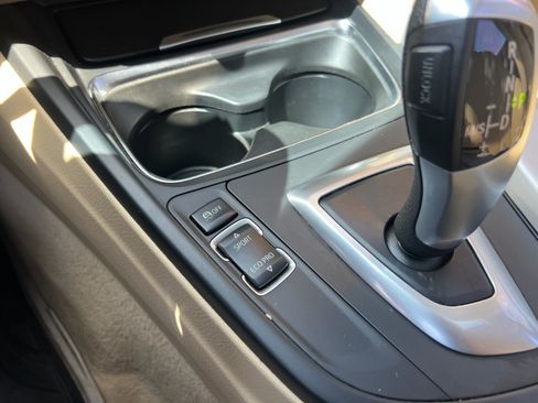 Used 2013 BMW 328i xDrive Sedan AWD/4WD image 27