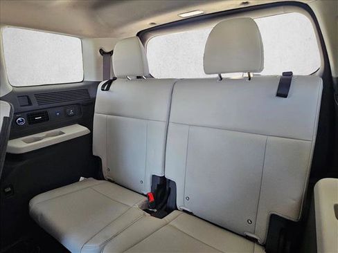 Used 2025 Hyundai Santa Fe Calligraphy image 24