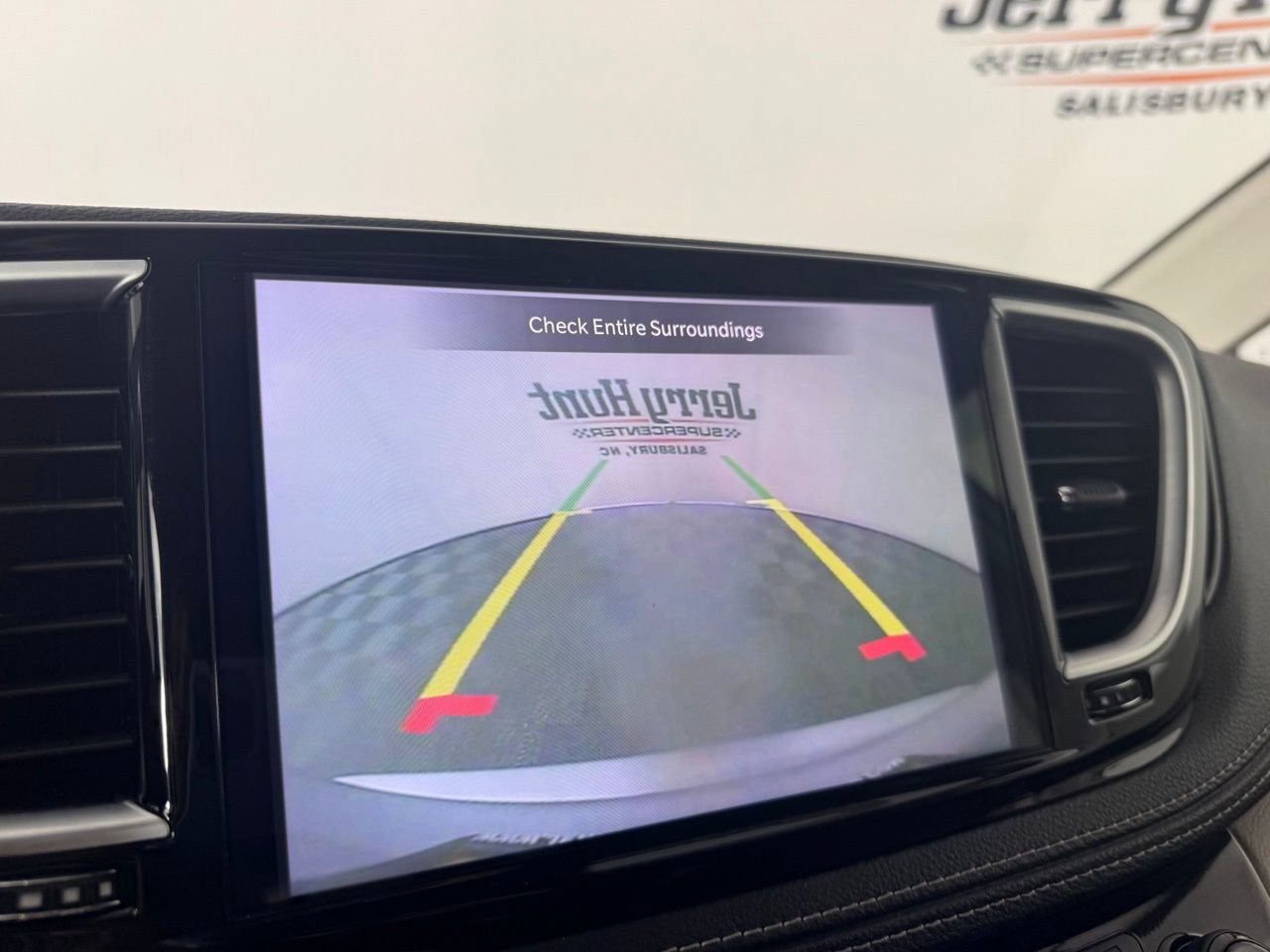 Used 2024 Chrysler Pacifica Limited FWD image 14