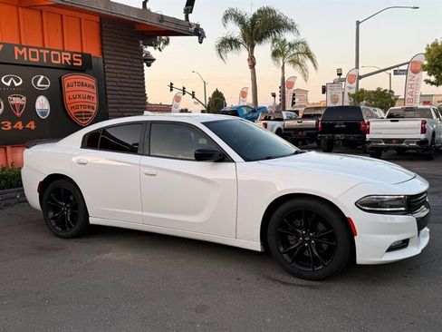 Used 2018 Dodge Charger R/T w/ Beats Audio Group RWD image 15