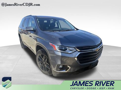 Used 2020 Chevrolet Traverse LT FWD image 4