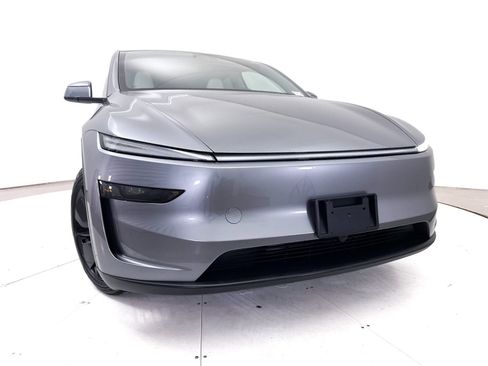 Used 2026 Tesla Model Y Long Range RWD image 7