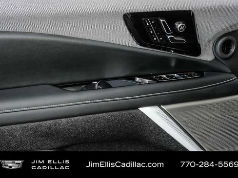 Used 2025 Cadillac Optiq Luxury 2 w/ LPO, Floor Liner Package AWD/4WD image 6