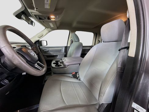 Used 2020 RAM 1500 Classic SLT image 21