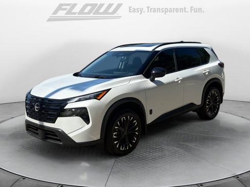 Certified 2026 Nissan Rogue SV FWD image 4