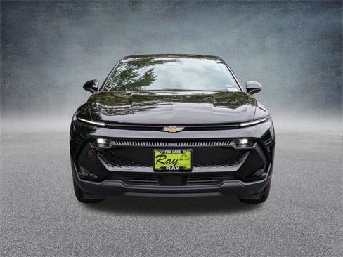 New 2026 Chevrolet Equinox EV LT image 9